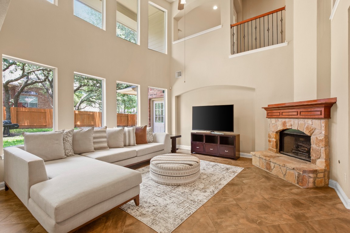 9812 Whitley Bay Drive , Austin, TX, 78717 | 6899325 | Realty Texas LLC
