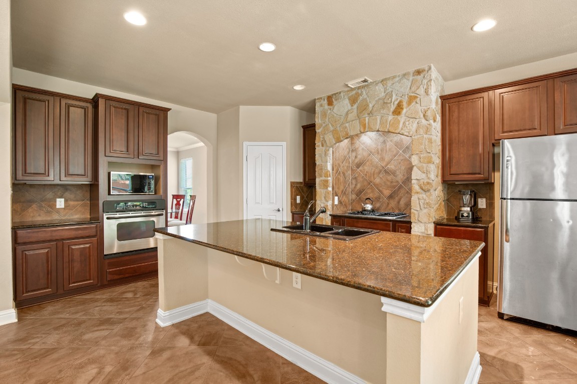 9812 Whitley Bay Drive , Austin, TX, 78717 | 6899325 | Realty Texas LLC