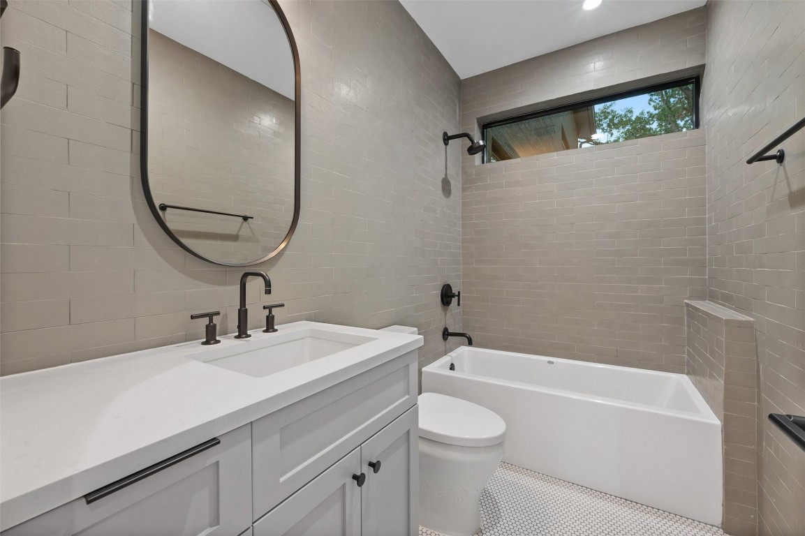 1704 Trevino Drive , Austin, TX, 78746 | 7174186 | Realty Texas LLC