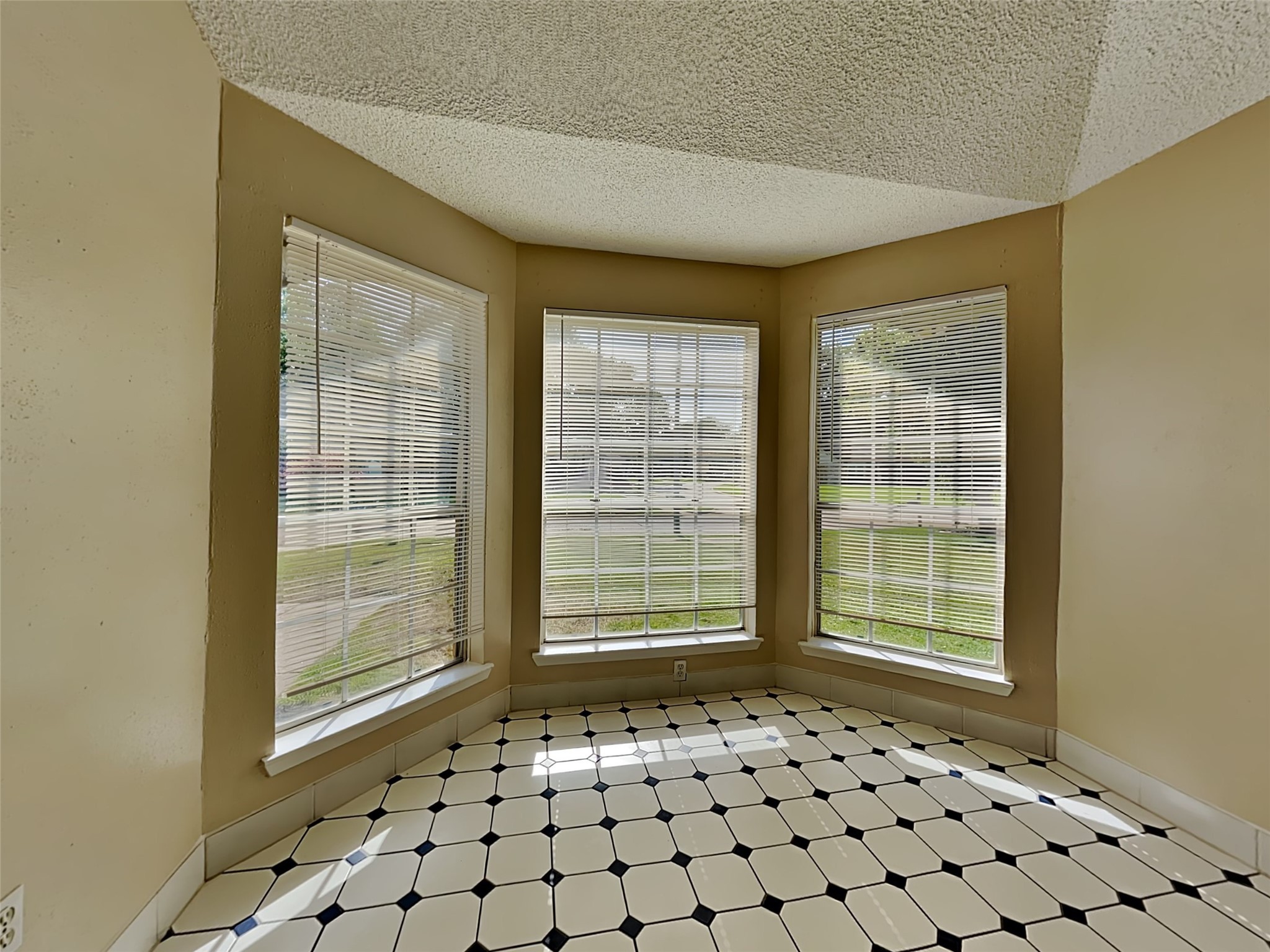 1118 Briarmead Drive 