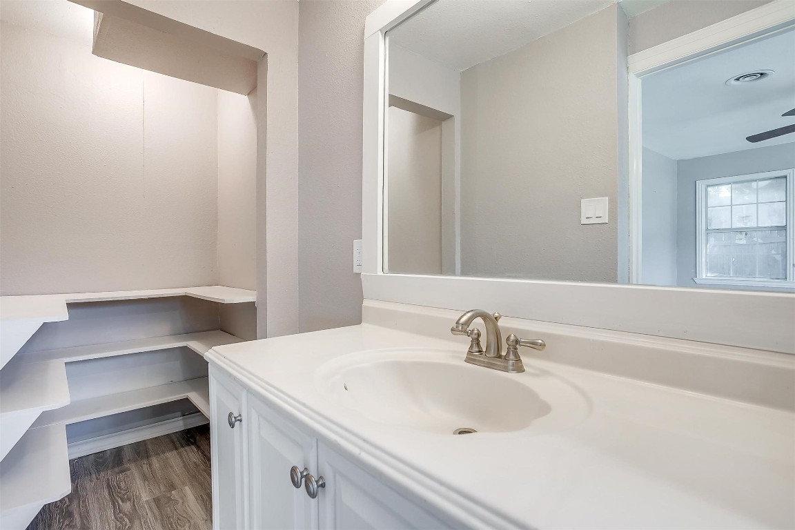 725 NW 14th Street , Grand Prairie, TX, 75050 | 20446356 | Realty Texas LLC