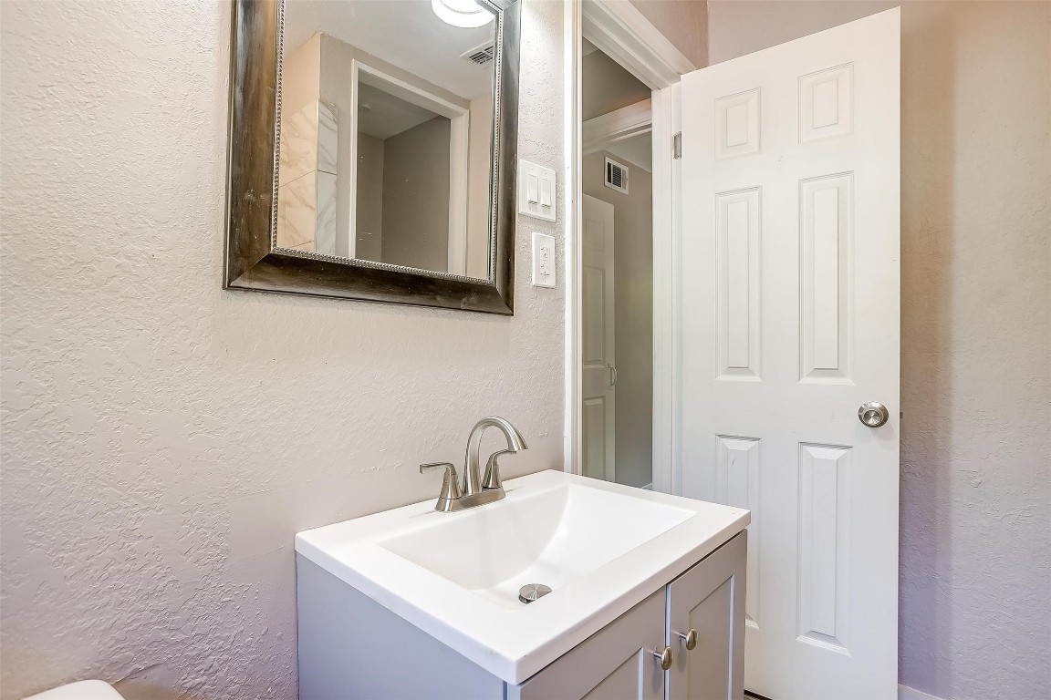 725 NW 14th Street , Grand Prairie, TX, 75050 | 20446356 | Realty Texas LLC