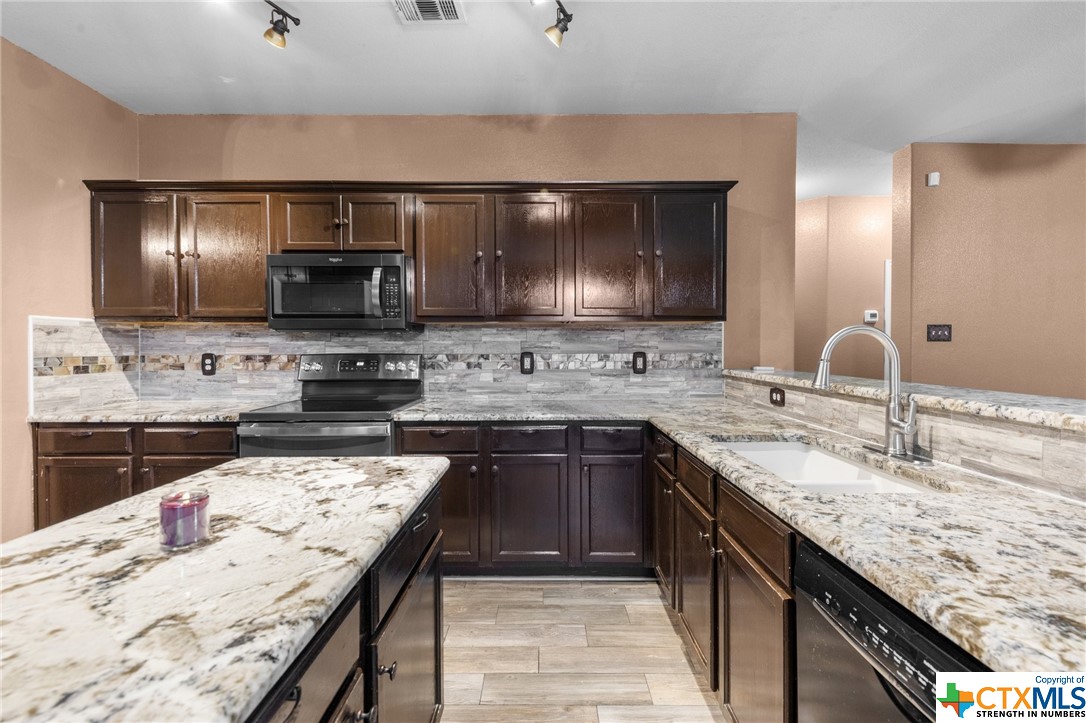 5903 Mosaic Trail
