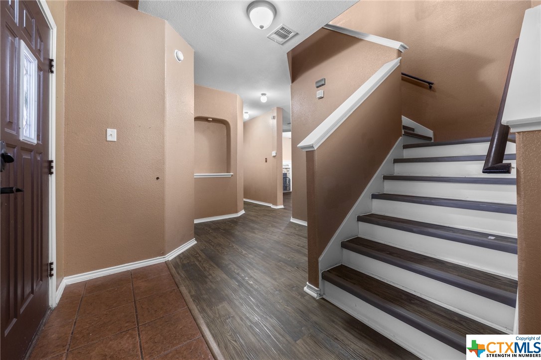 5903 Mosaic Trail