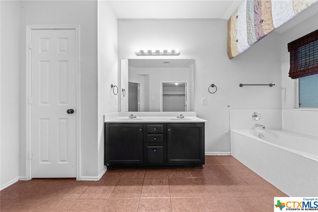 5903 Mosaic Trail
