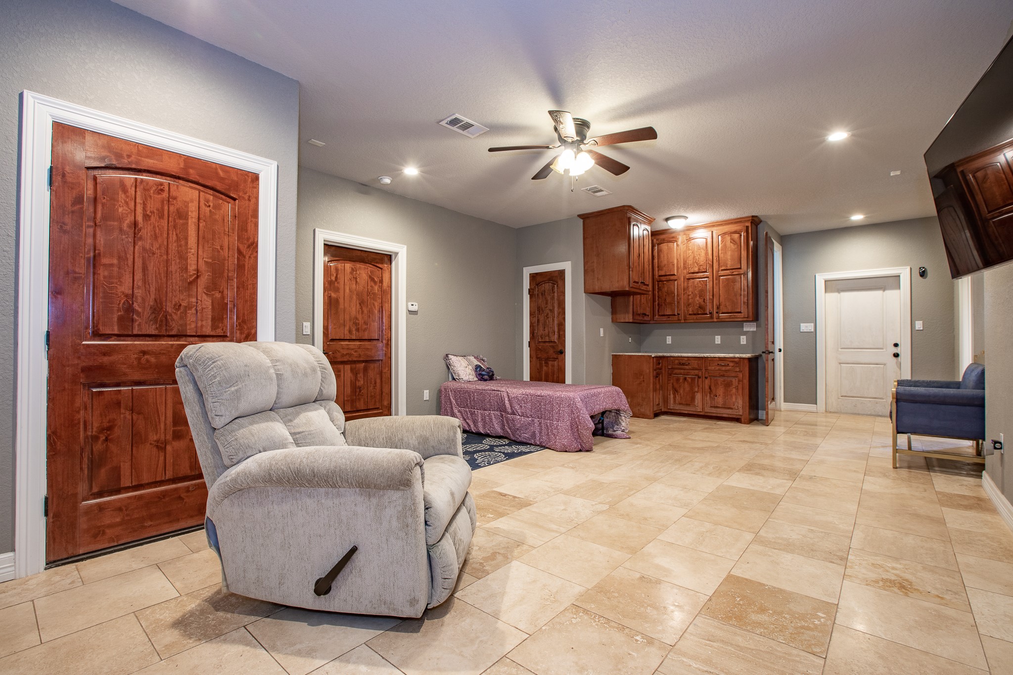 232 Pony Trail , Angleton, TX, 77515 | 90346447 | Realty Texas LLC