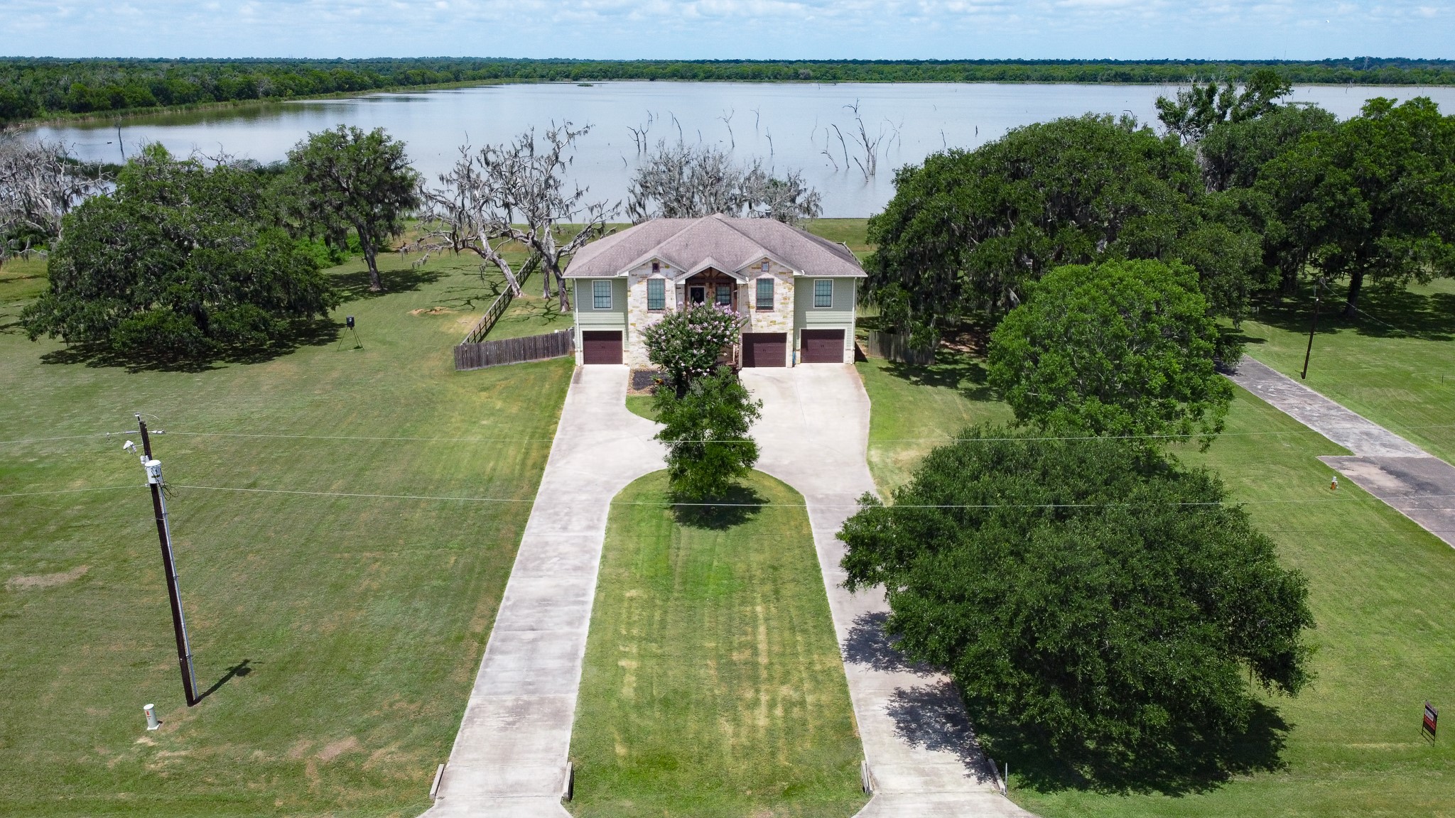 232 Pony Trail , Angleton, TX, 77515 | 90346447 | Realty Texas LLC