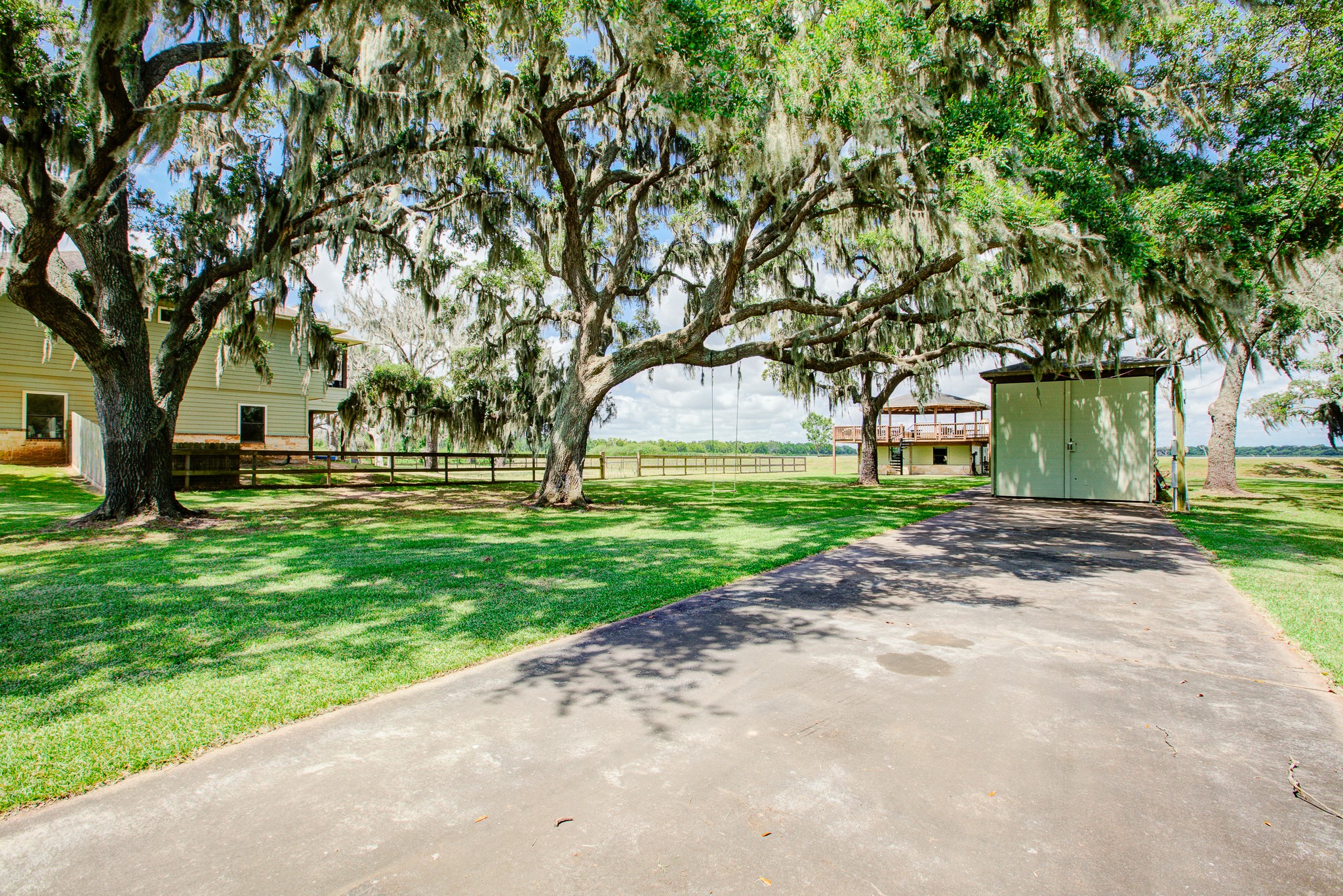 232 Pony Trail , Angleton, TX, 77515 | 90346447 | Realty Texas LLC
