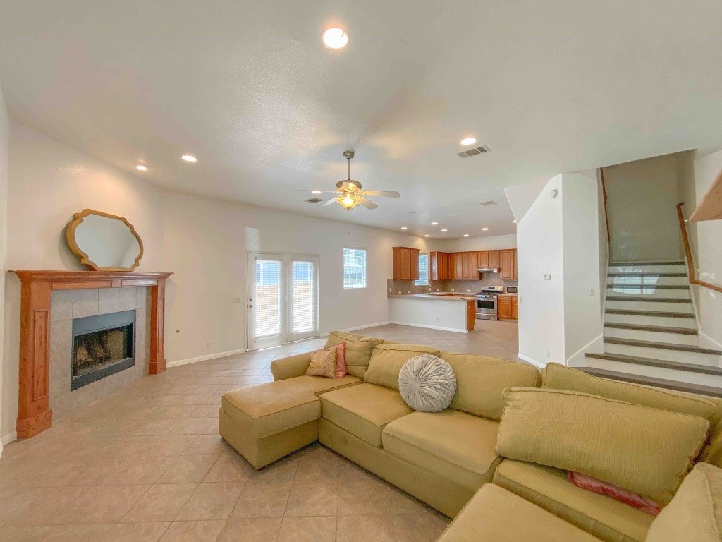 609 W 37th Street , Austin, TX, 78705 | 9703325 | Realty Texas LLC