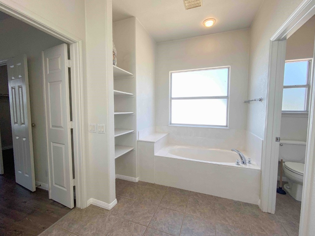 609 W 37th Street , Austin, TX, 78705 | 9703325 | Realty Texas LLC