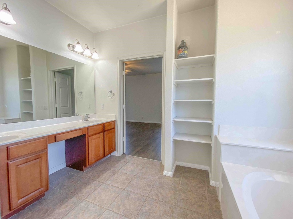 609 W 37th Street , Austin, TX, 78705 | 9703325 | Realty Texas LLC