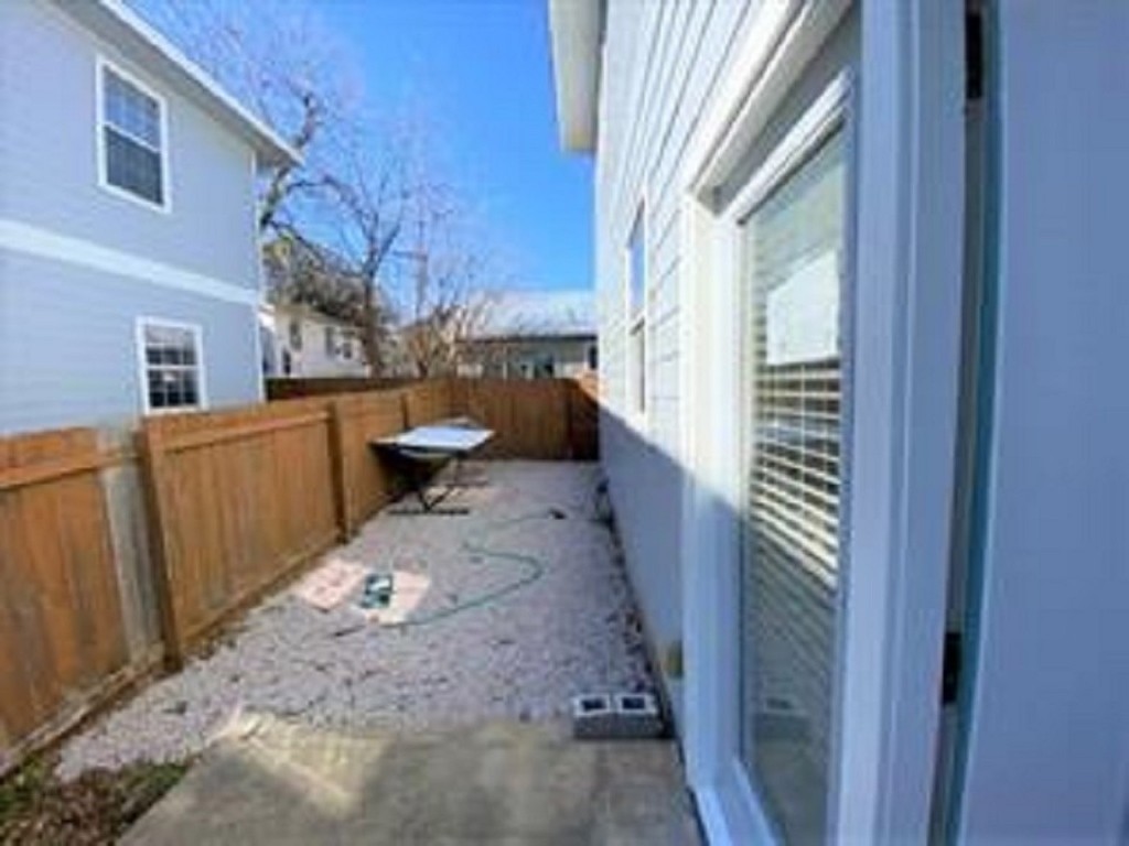 609 W 37th Street , Austin, TX, 78705 | 9703325 | Realty Texas LLC