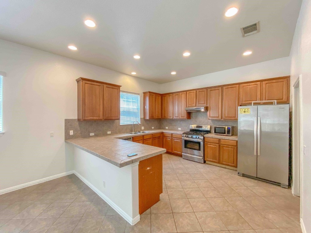 609 W 37th Street , Austin, TX, 78705 | 9703325 | Realty Texas LLC