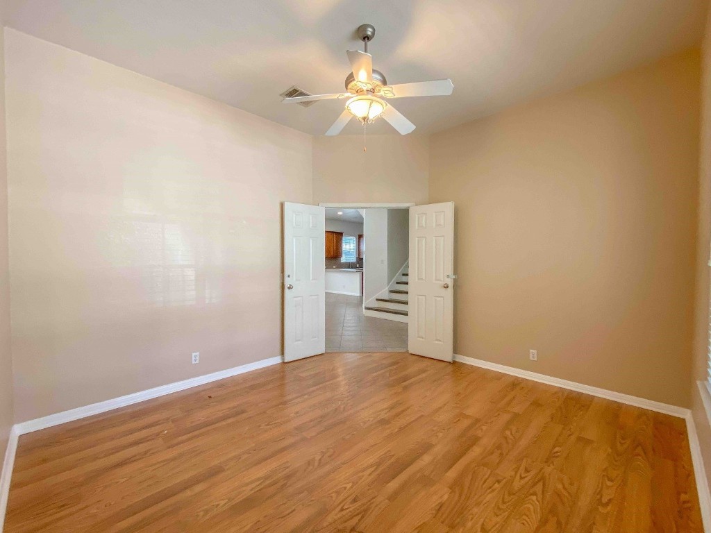 609 W 37th Street , Austin, TX, 78705 | 9703325 | Realty Texas LLC
