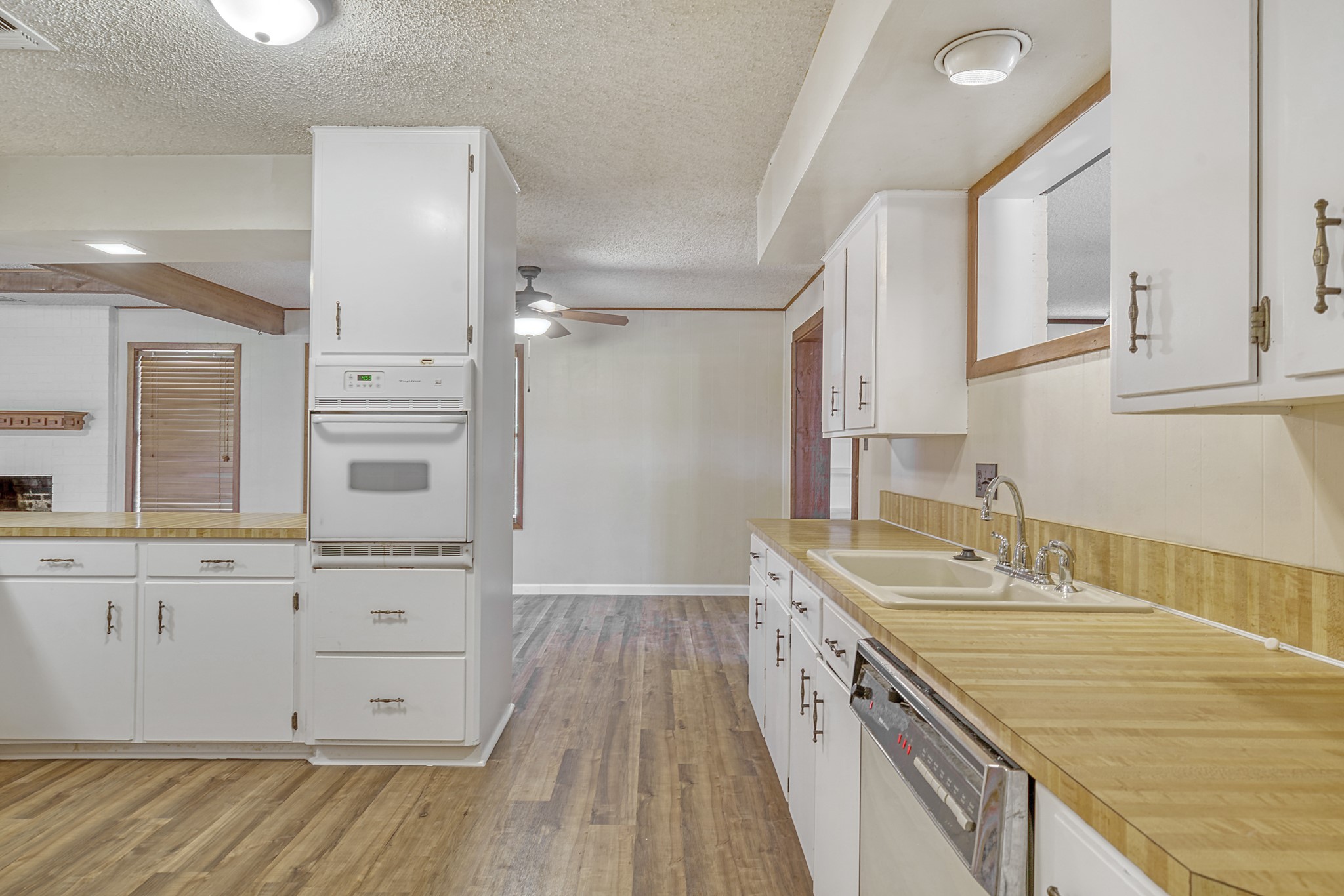 203 S Tammye Lane , Madisonville, TX, 77864 | 60163359 | Realty Texas LLC