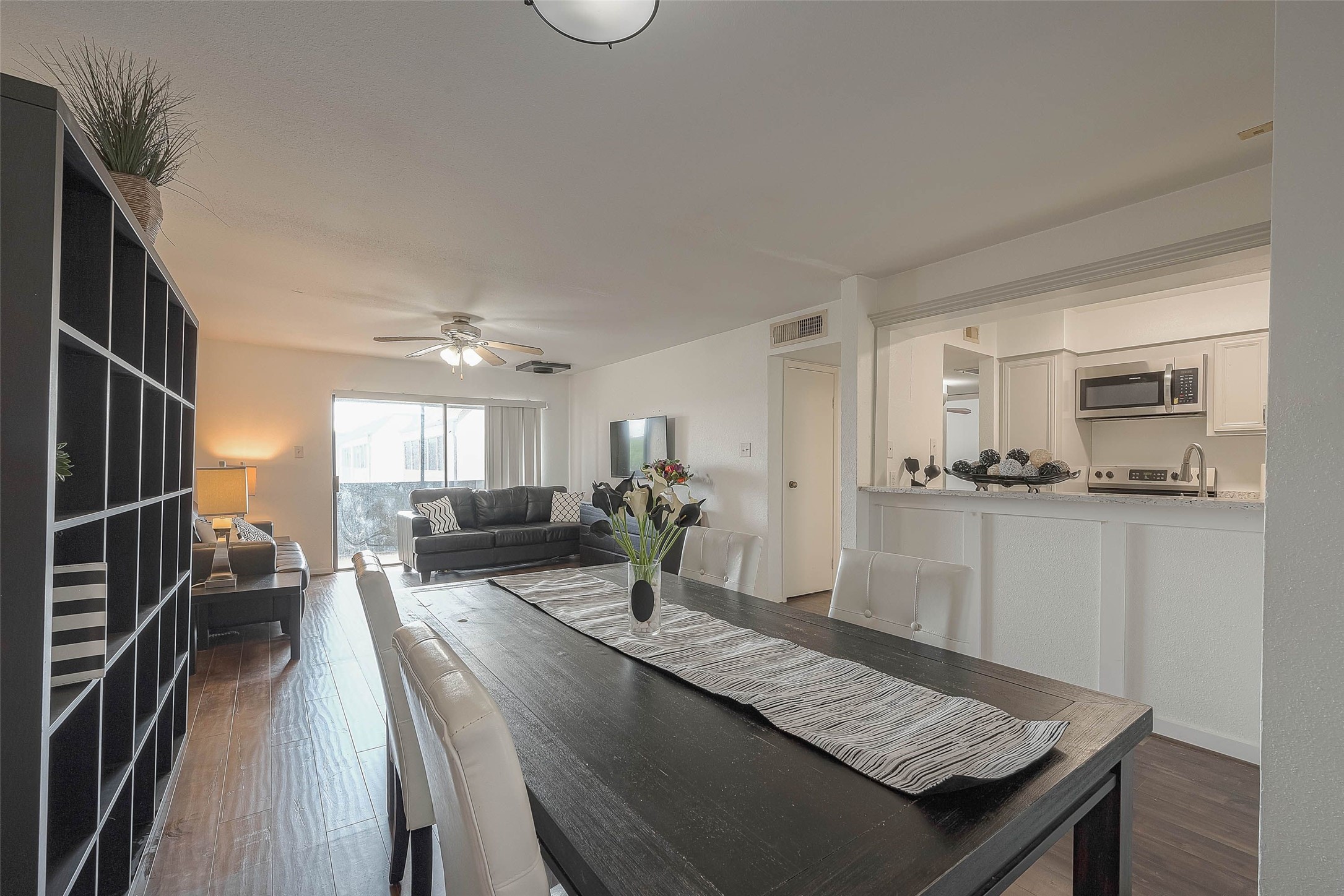 3025 Walnut Bend Lane 32 , Houston, TX, 77042 | 7968934 | Realty Texas LLC