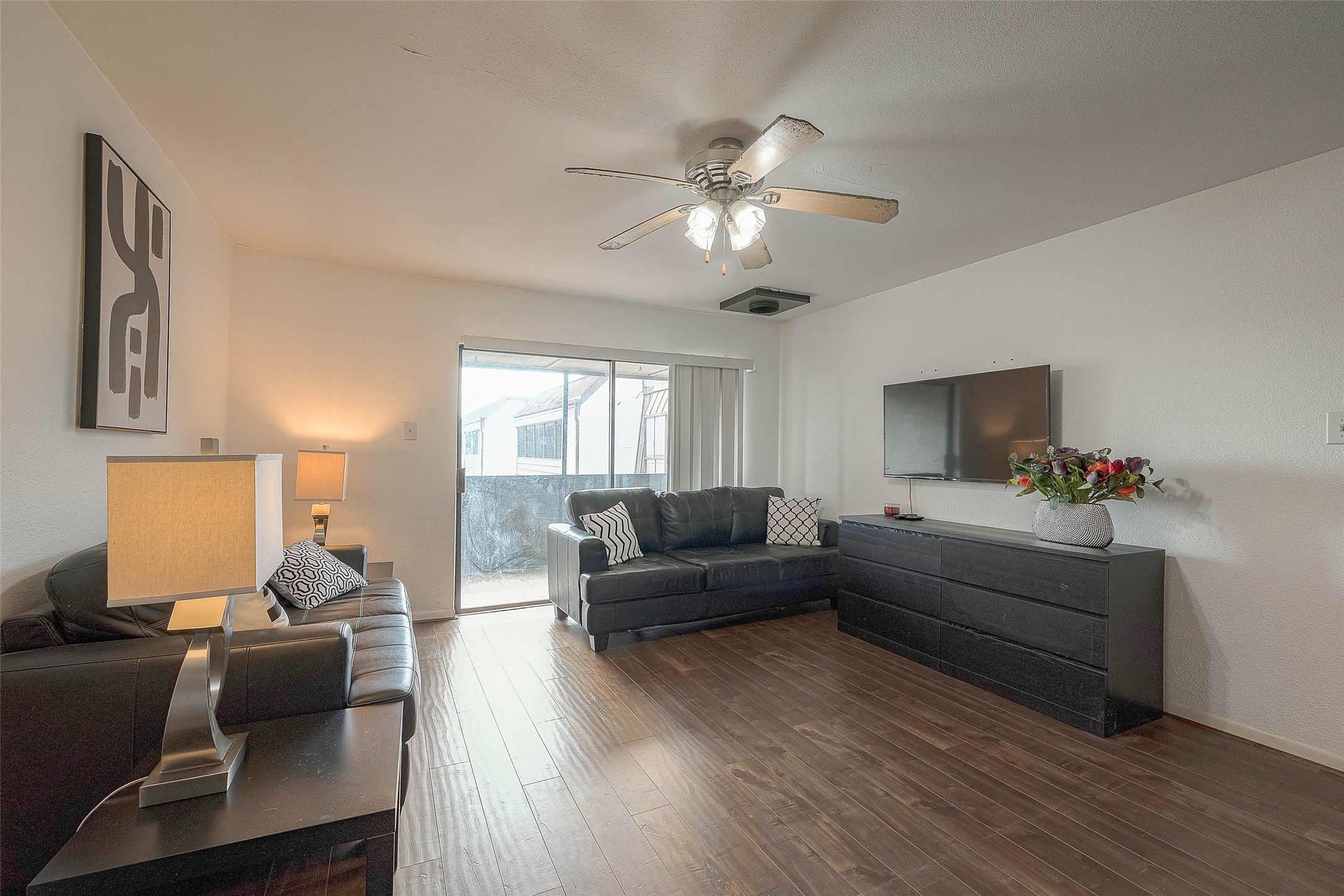 3025 Walnut Bend Lane 32 , Houston, TX, 77042 | 7968934 | Realty Texas LLC