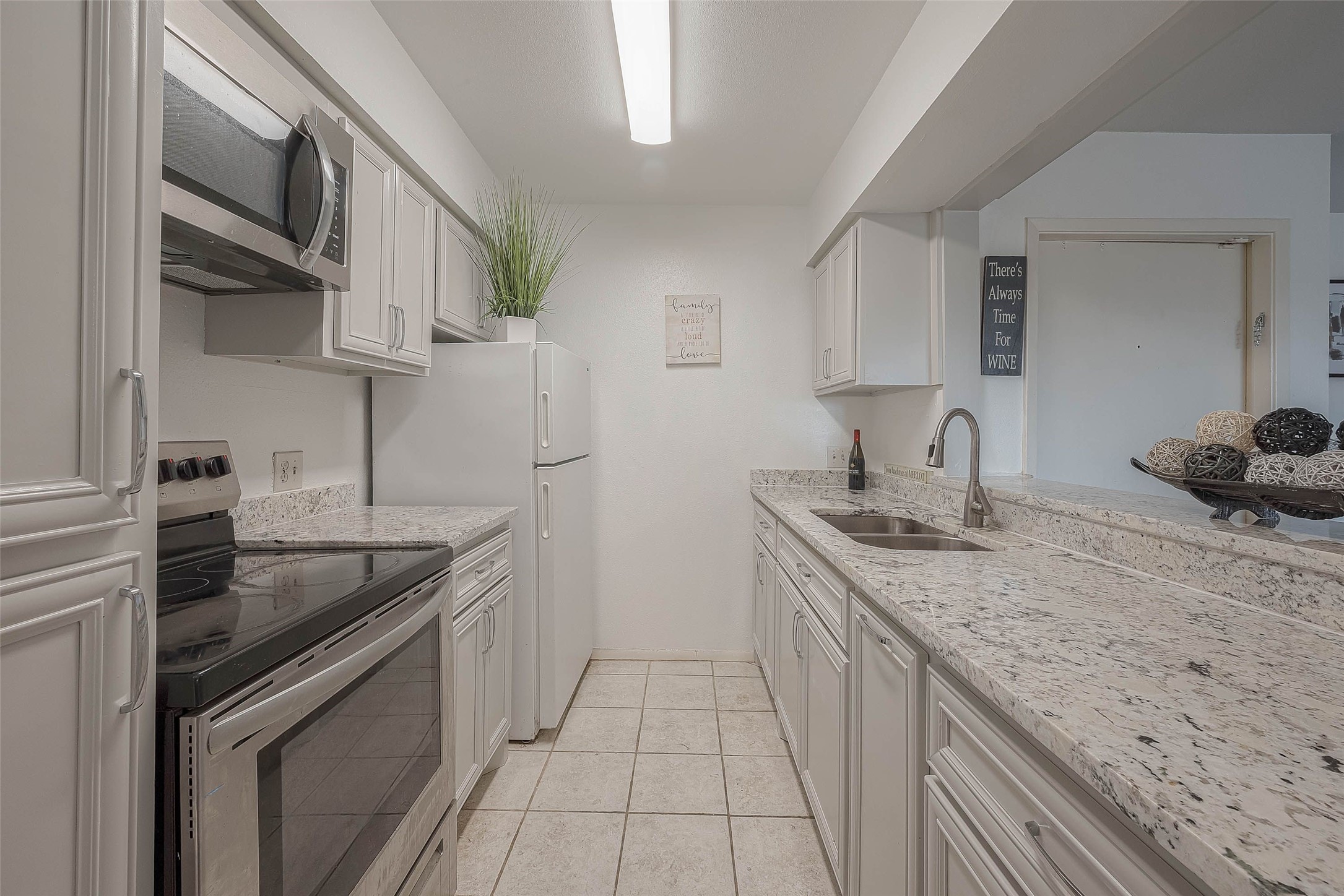 3025 Walnut Bend Lane 32 , Houston, TX, 77042 | 7968934 | Realty Texas LLC