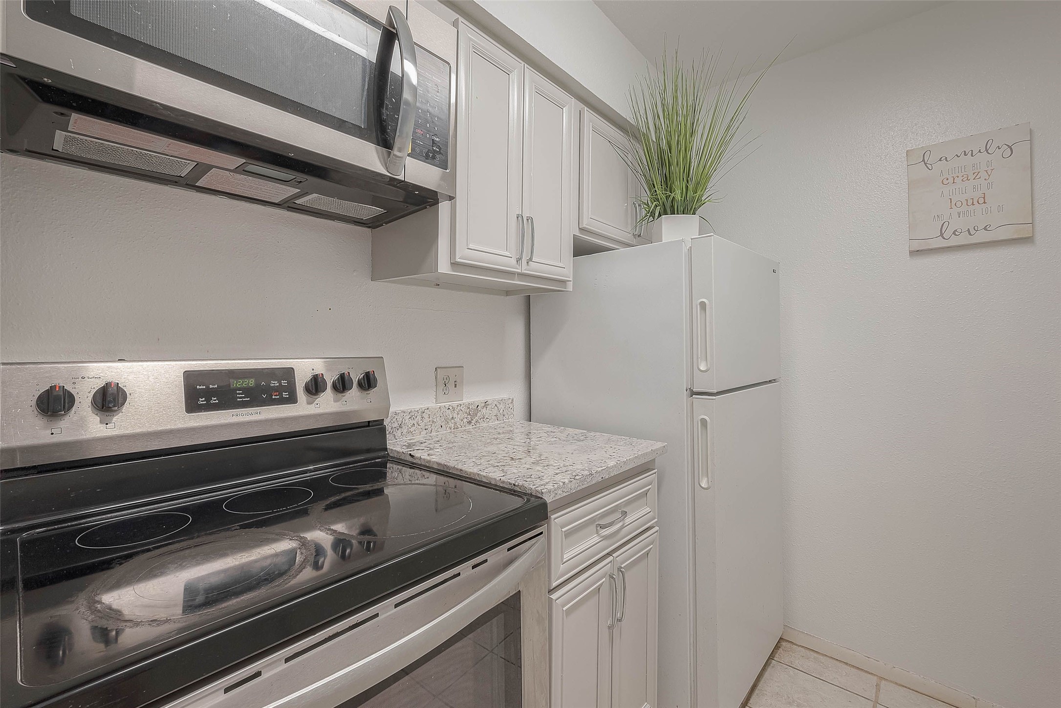 3025 Walnut Bend Lane 32 , Houston, TX, 77042 | 7968934 | Realty Texas LLC