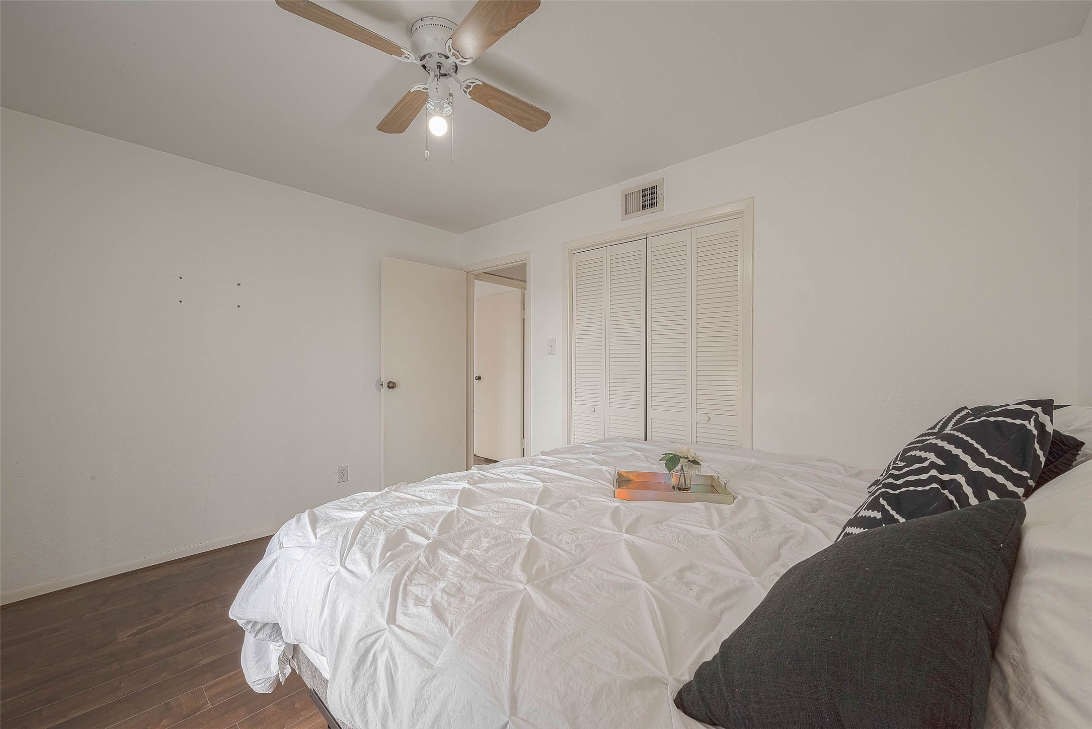 3025 Walnut Bend Lane 32 , Houston, TX, 77042 | 7968934 | Realty Texas LLC