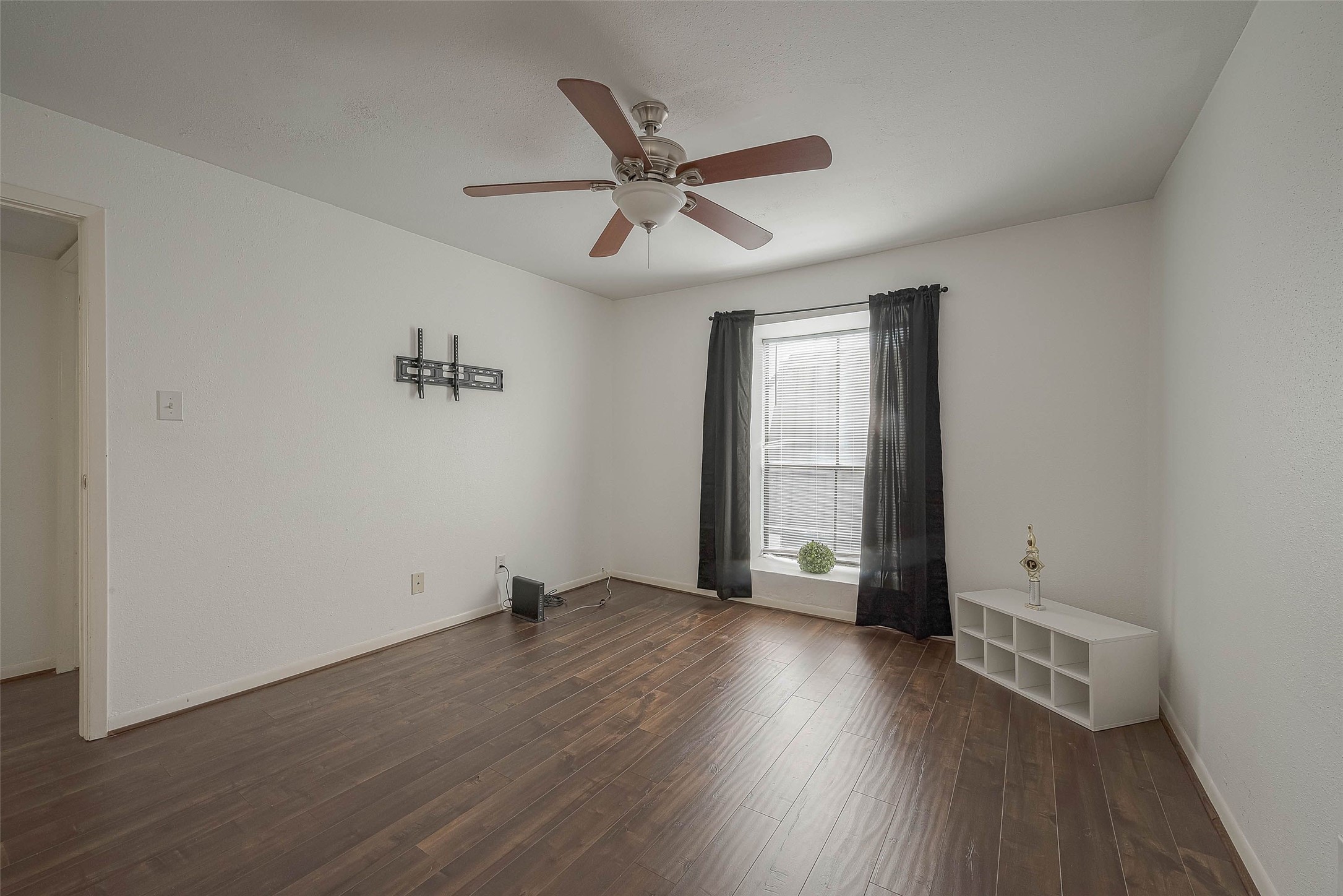3025 Walnut Bend Lane 32 , Houston, TX, 77042 | 7968934 | Realty Texas LLC