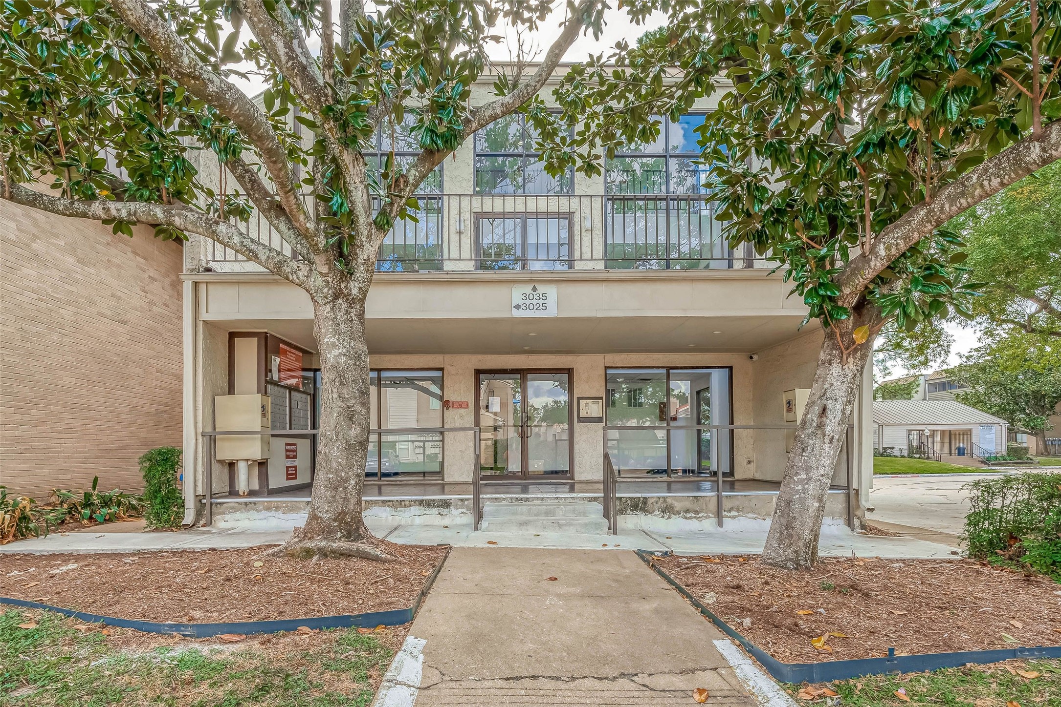 3025 Walnut Bend Lane 32 , Houston, TX, 77042 | 7968934 | Realty Texas LLC