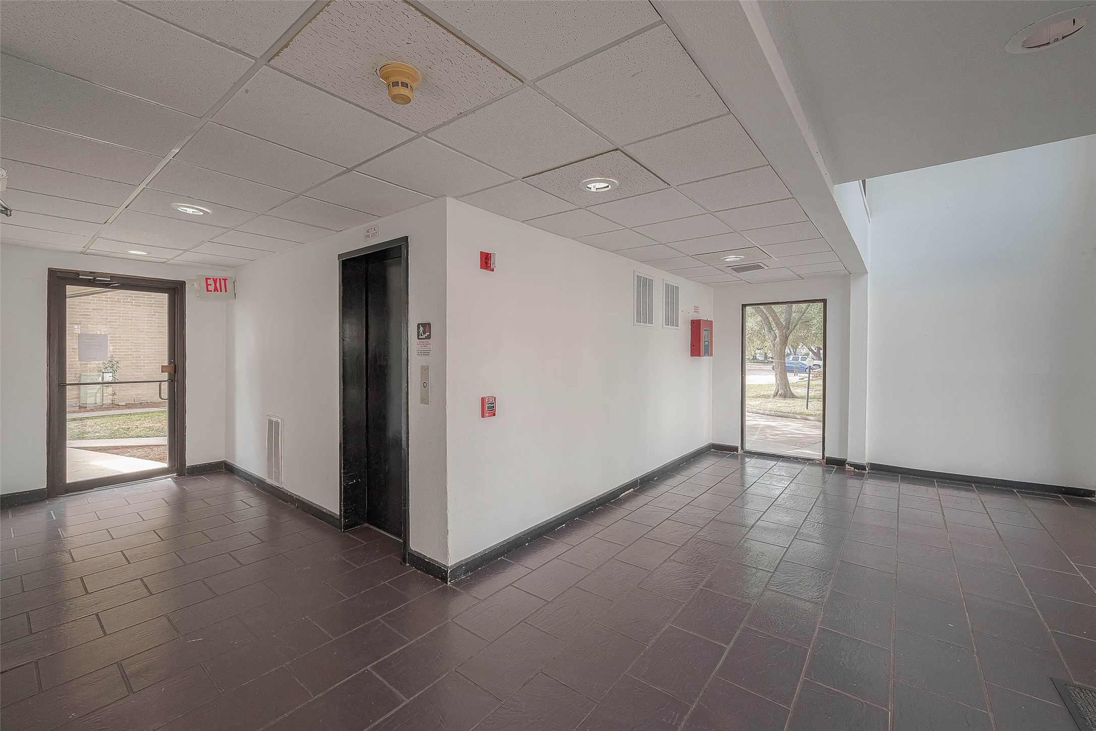 3025 Walnut Bend Lane 32 , Houston, TX, 77042 | 7968934 | Realty Texas LLC