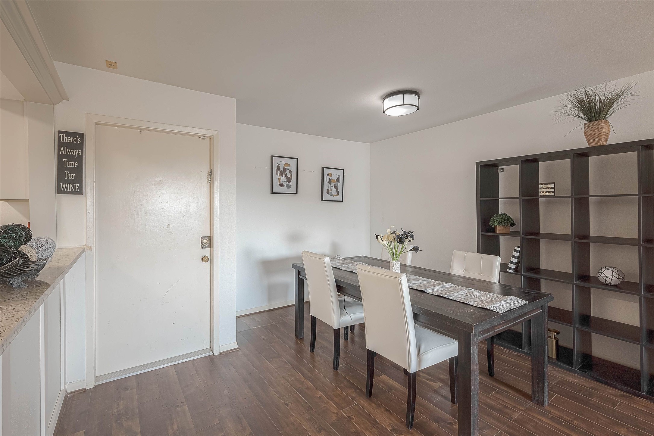 3025 Walnut Bend Lane 32 , Houston, TX, 77042 | 7968934 | Realty Texas LLC
