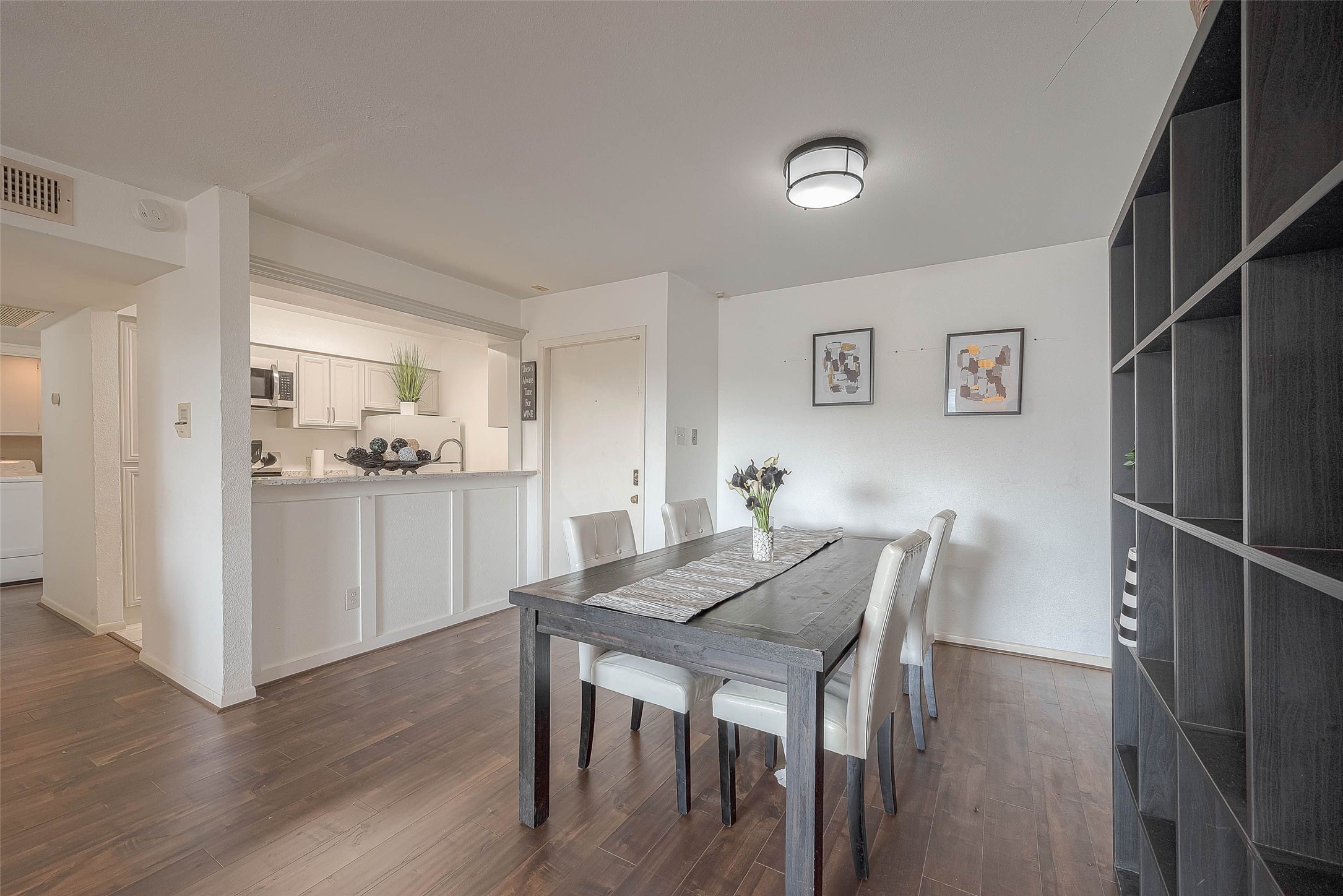 3025 Walnut Bend Lane 32 , Houston, TX, 77042 | 7968934 | Realty Texas LLC