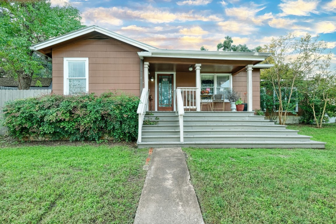 Sold: 705 Pecan Avenue Blog Image Banner