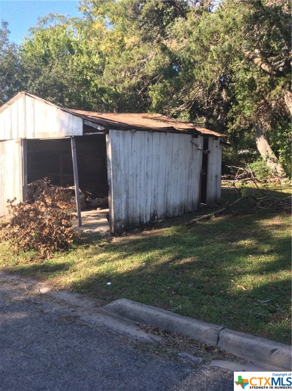 501 W Clayton Street , Cuero, TX, 77954 | 526698 | Realty Texas LLC