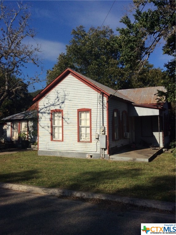 501 W Clayton Street , Cuero, TX, 77954 | 526698 | Realty Texas LLC