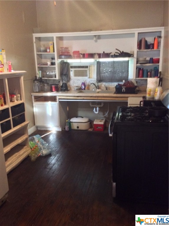 501 W Clayton Street , Cuero, TX, 77954 | 526698 | Realty Texas LLC