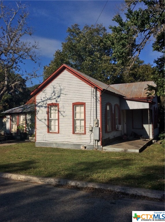 501 W Clayton Street , Cuero, TX, 77954 | 526698 | Realty Texas LLC
