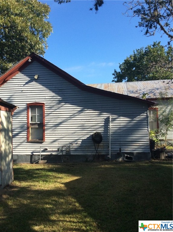 501 W Clayton Street , Cuero, TX, 77954 | 526698 | Realty Texas LLC