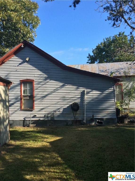 501 W Clayton Street , Cuero, TX, 77954 | 526698 | Realty Texas LLC