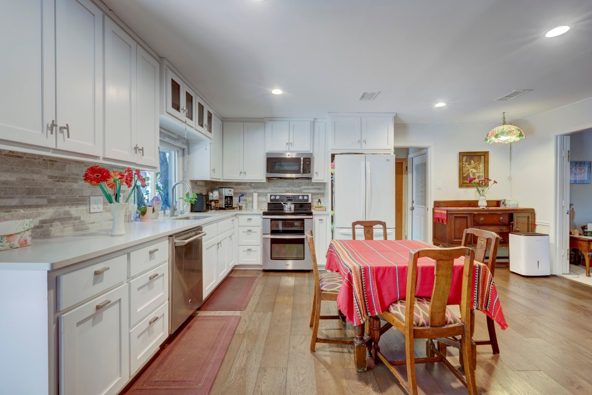 1617 Elmhurst Drive , Austin, TX, 78741 | 1850273 | Realty Texas LLC