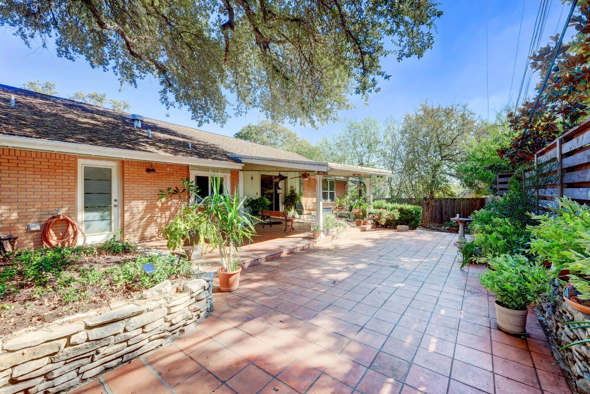 1617 Elmhurst Drive , Austin, TX, 78741 | 1850273 | Realty Texas LLC