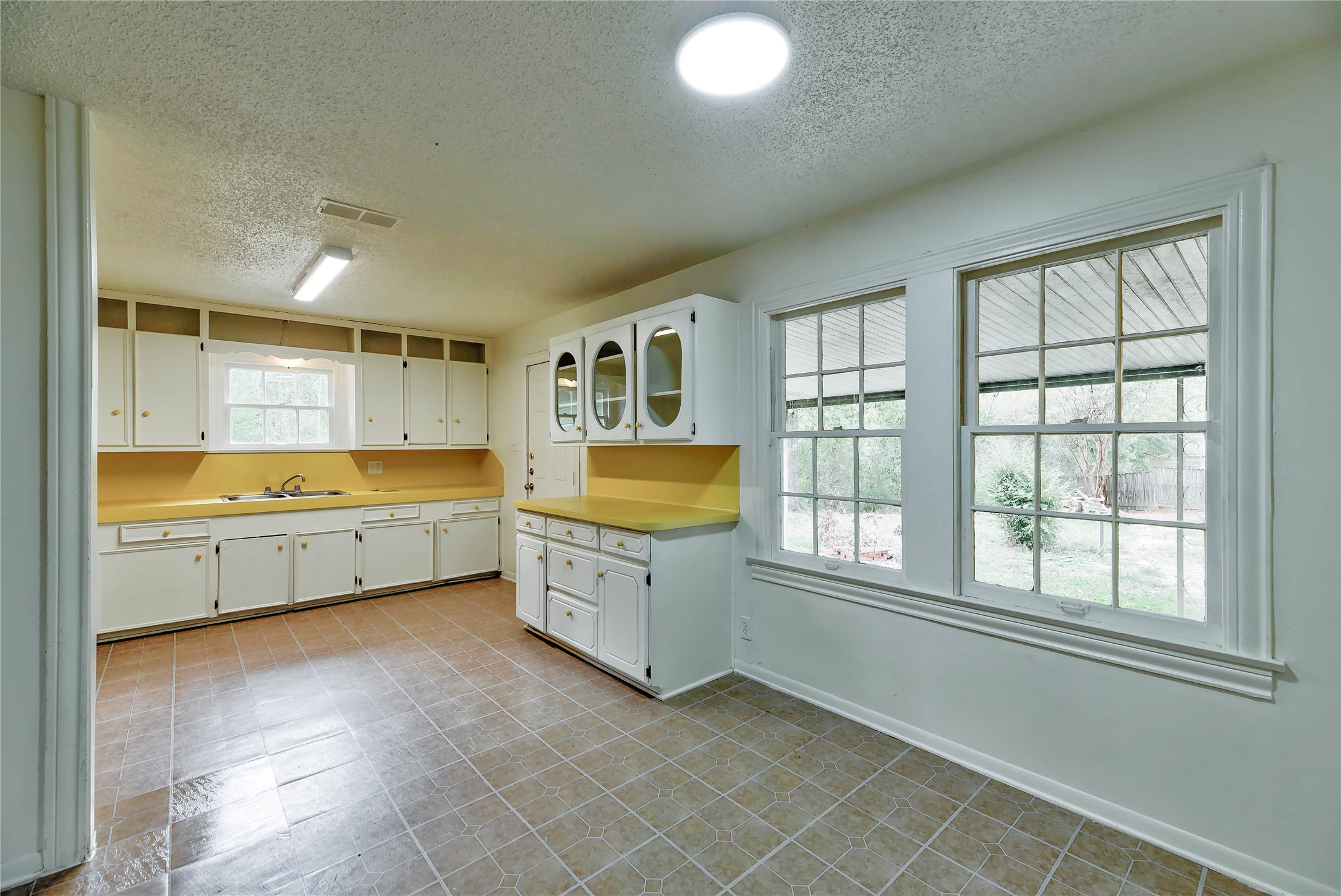 944 College Street , Jasper, TX, 75951 | 42411678 | Realty Texas LLC