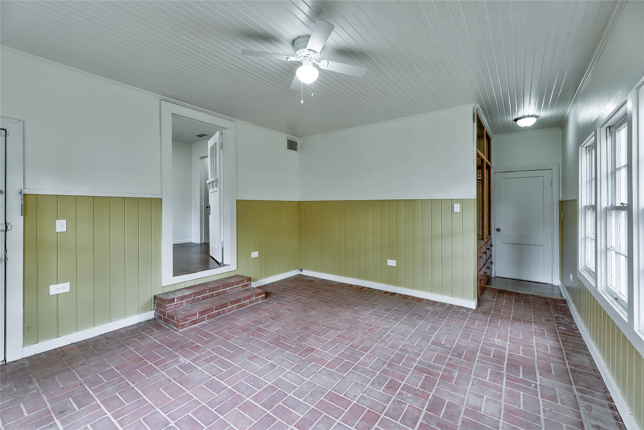944 College Street , Jasper, TX, 75951 | 42411678 | Realty Texas LLC