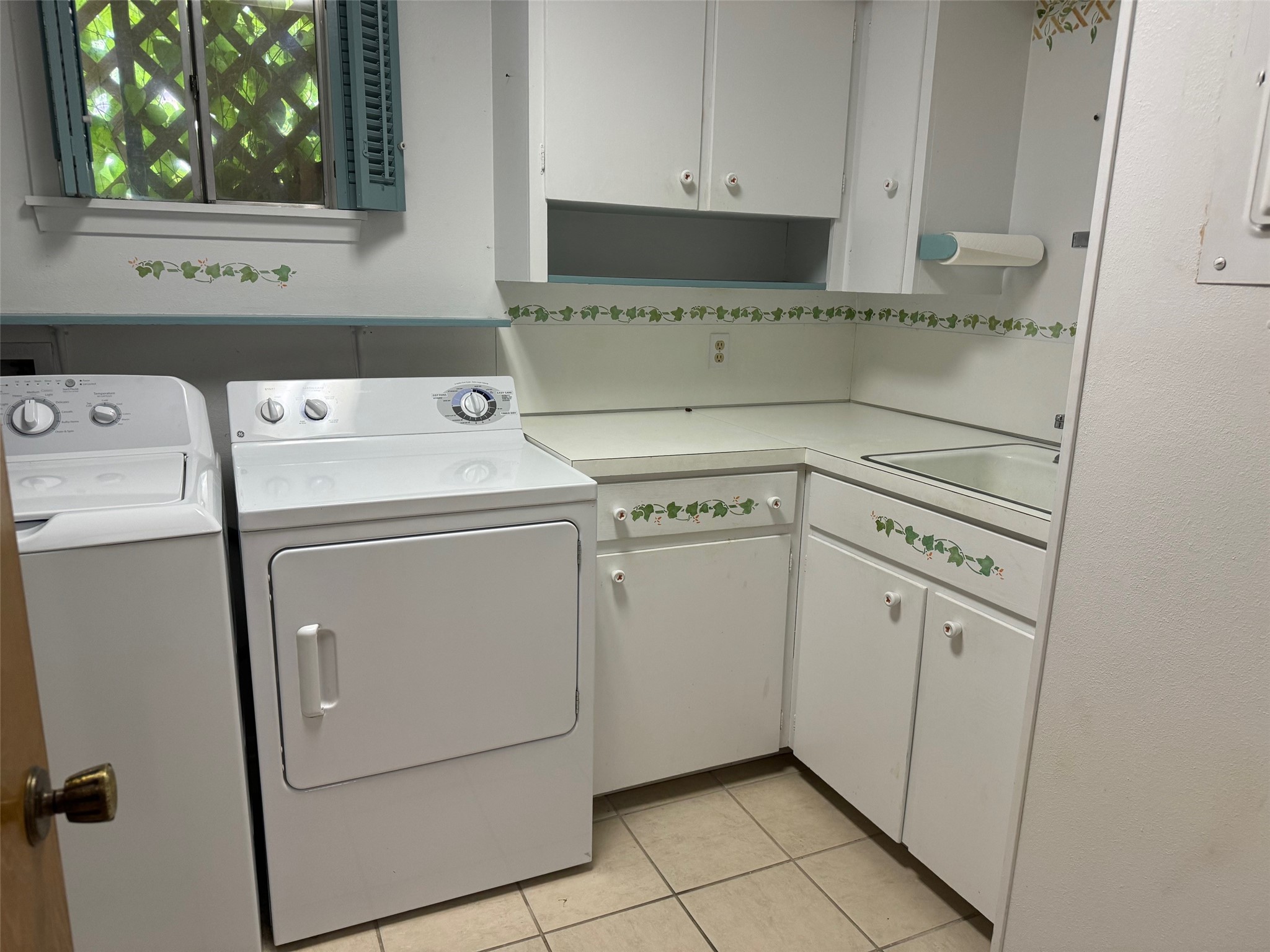 713 Sarah Jo ST, La Grange, TX, 78945 | 5633444 | Realty Texas LLC