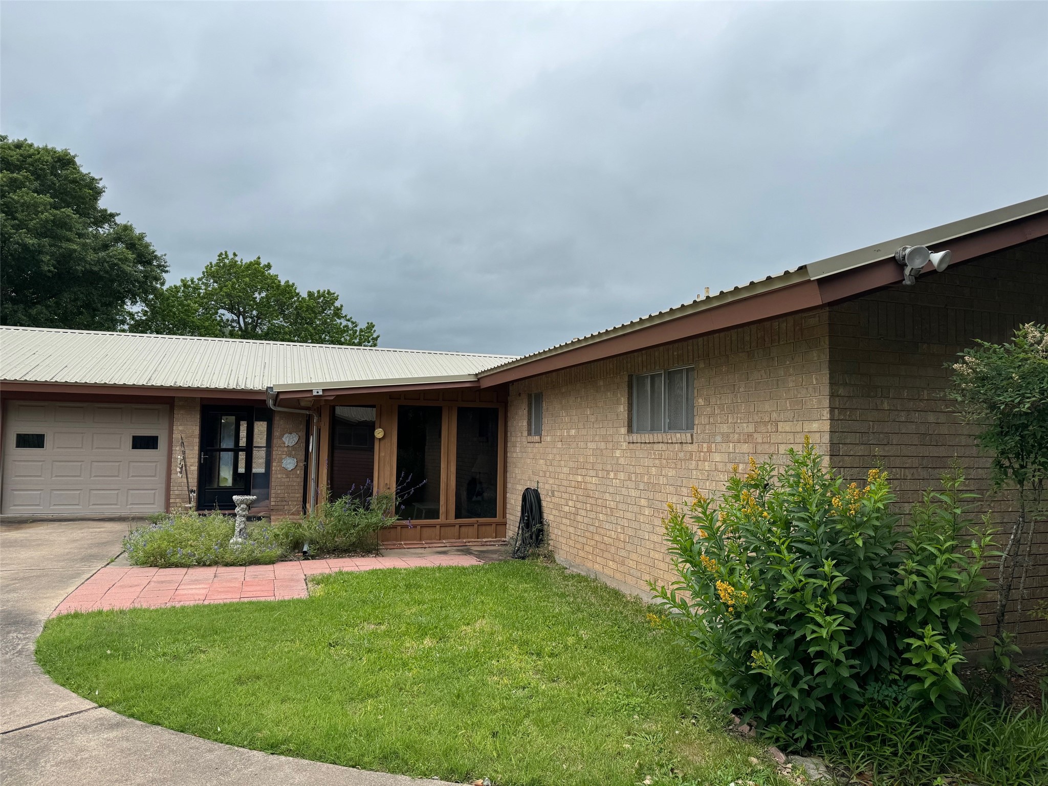 713 Sarah Jo ST, La Grange, TX, 78945 | 5633444 | Realty Texas LLC