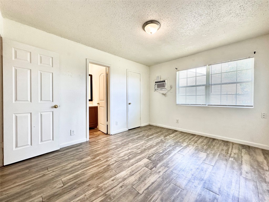 1015 Gardner Road B , Austin, TX, 78721 | 7105796 | Realty Texas LLC