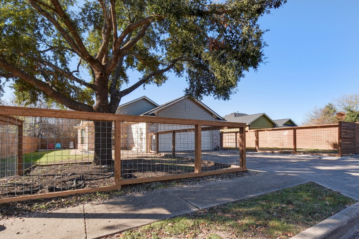 2311 Jenibeth Lane , Austin, TX, 78744 | 9260363 | Realty Texas LLC