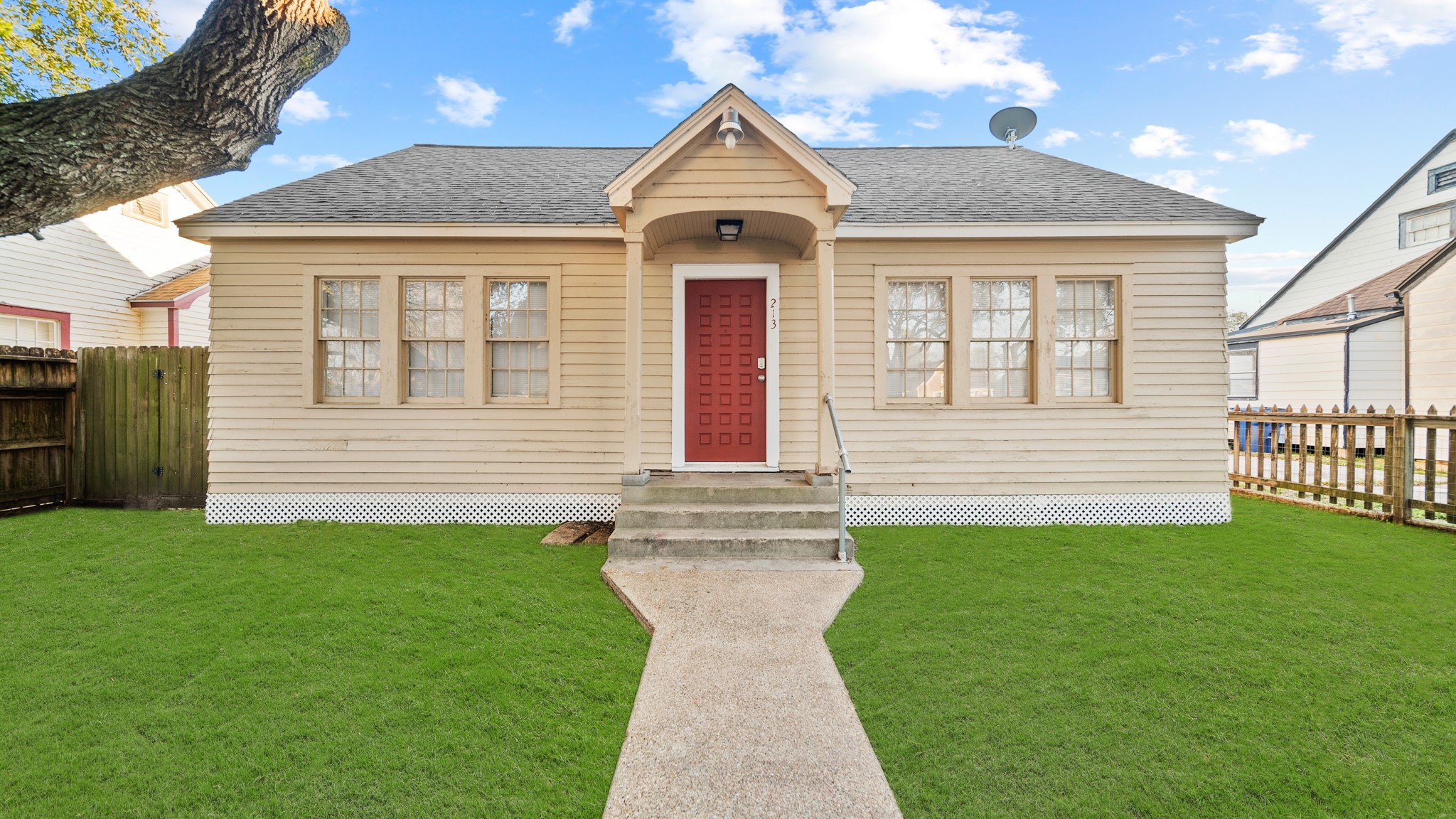 213 12th Avenue N , Texas City, TX, 77590 | 31458507 | Realty Texas LLC