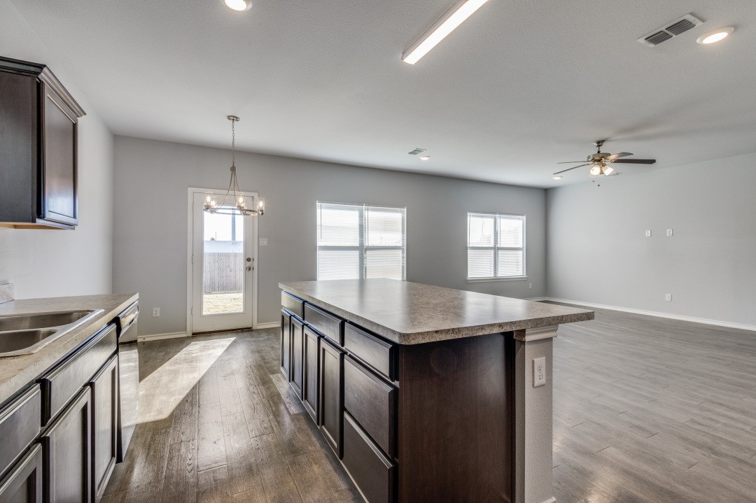 265 Michelle Drive , Grand Prairie, TX, 75051 | 20509292 | Realty Texas LLC