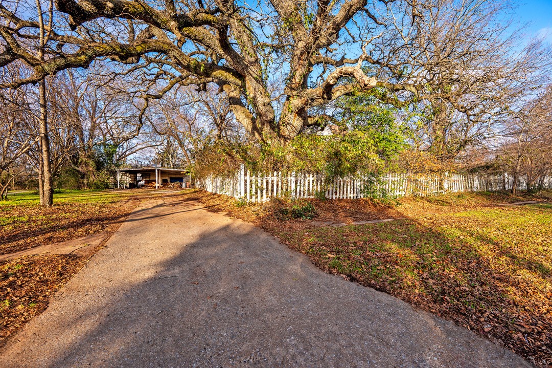 704 W Hull Street , Denison, TX, 75020 | 20507478 | Realty Texas LLC