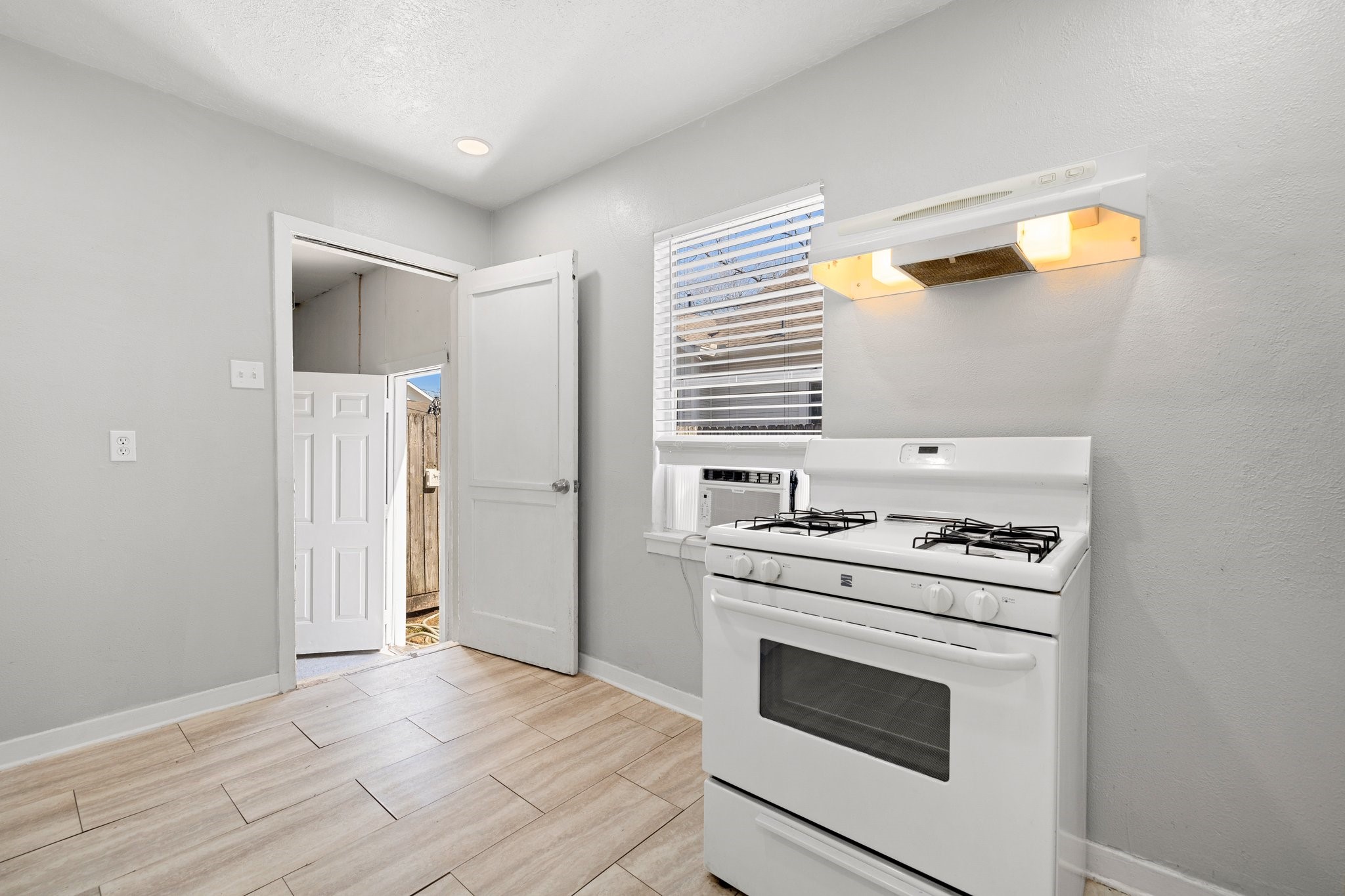 5810 Michaux Street , Houston, TX, 77009 | 10528163 | Realty Texas LLC