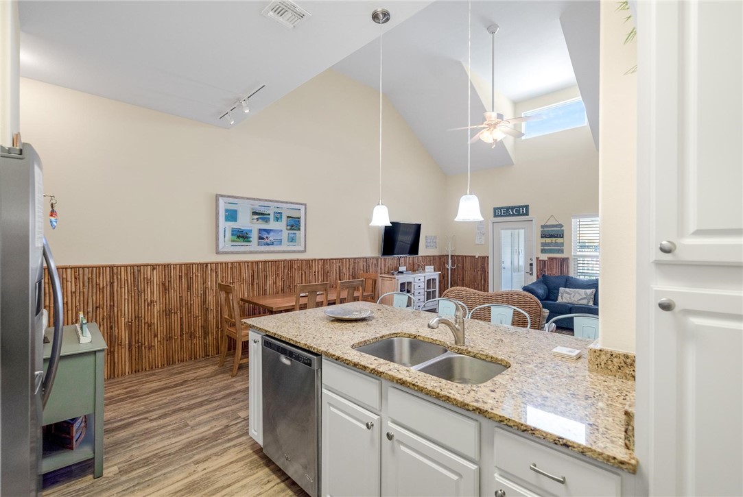 14920 ISLAND VILLAGE Dr, Corpus Christi, TX, 78418 | 434721 | Realty Texas LLC