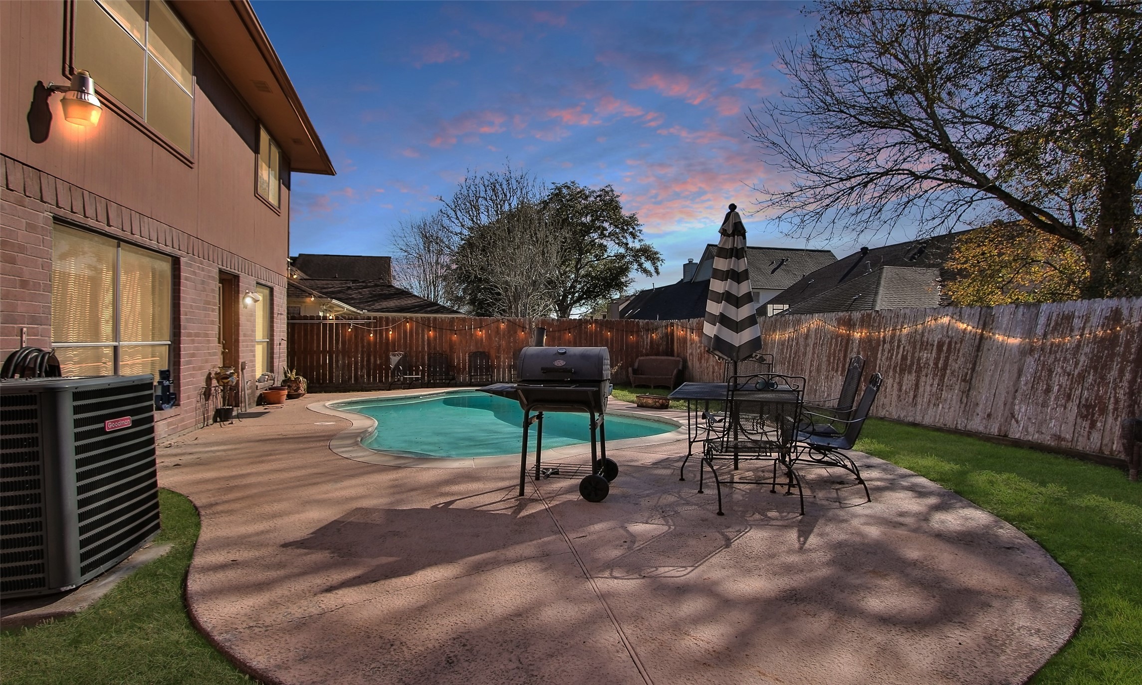 1619 Regal Blue Court , Fresno, TX, 77545 | 96902276 | Realty Texas LLC
